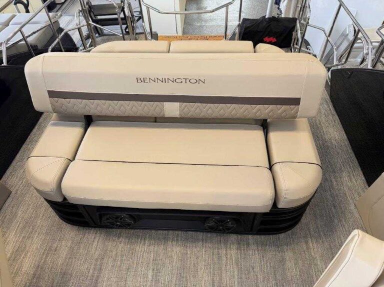 2026 Bennington 24MCSB - Center Swingback - Carbon Fiber Arch!!! US-ETWS9308J526 [photo 11]